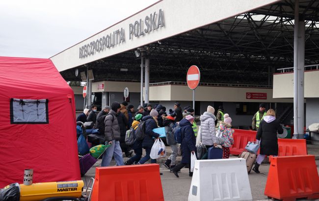 У чергах на кордоні з Польщею - сотні авто: які КПП найбільш завантажені перед Різдвом