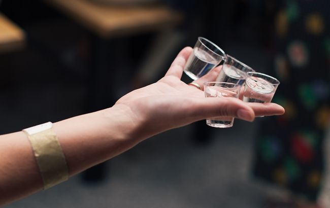 Ось що трапляється з вами після "чарочки" спиртного