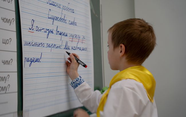 Чи обов&rsquo;язково школярам учитися до 30 червня: відповідь МОН
