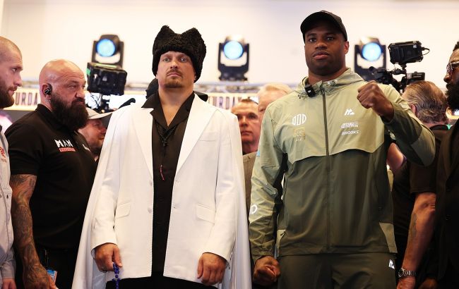 Усик прибыл на бой с Дюбуа с особенным талисманом от дочери: что он символизирует (видео)