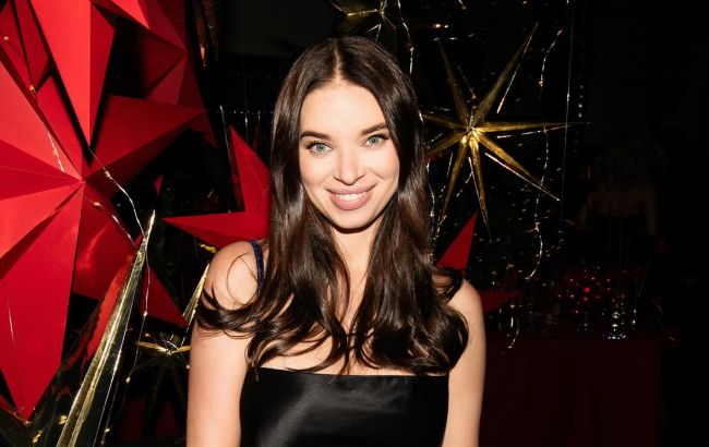 Вічна класика і сміливий стиль: дружина Усика на модному показі Dior у Парижі