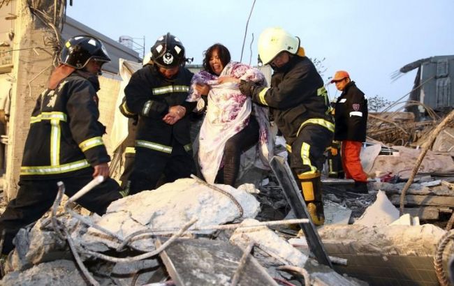 Число жертв землетрясения на Тайване выросло до 13