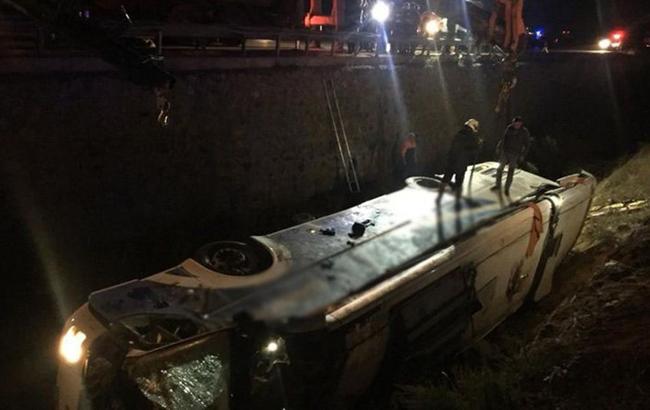 В Турции разбился рейсовый автобус: 8 человек погибли, еще 28 пострадали