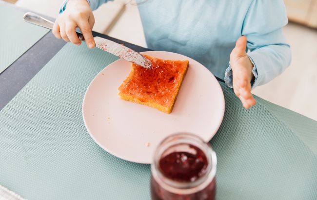 Чи можна їсти солодке натщесерце: що радять гастроентерологи