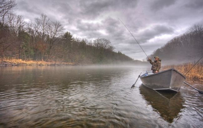 Штраф понад 25 тисяч. Українцям нагадали про важливу заборону на воді