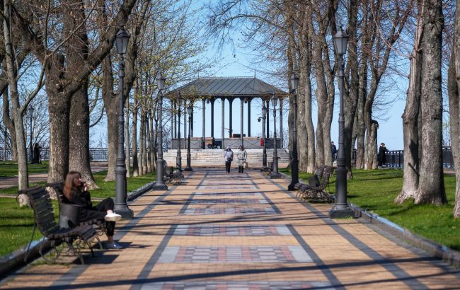 В Украину придет настоящее потепление: прогноз погоды на неделю (карты)