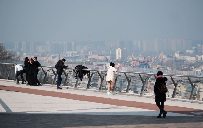 Удень до +18 градусів. Синоптики розповіли, у яких регіонах буде "спекотно" завтра