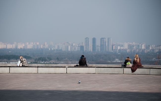 Синоптик дала прогноз погоди на завтра і попередила про сильний вітер