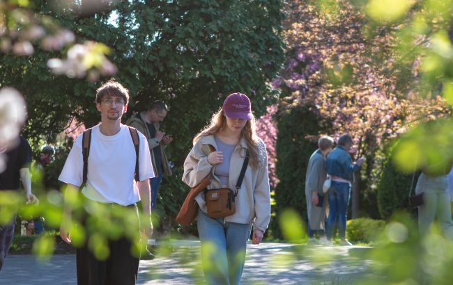 Пекельний квітень? Де в Україні температура б'є історичні максимуми