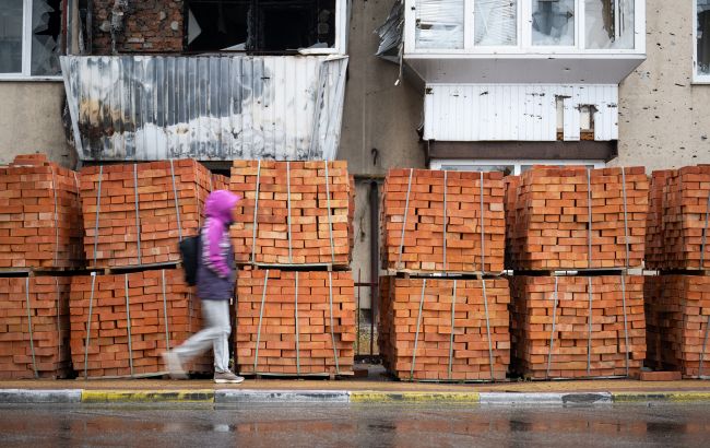 Чи страхують квартири від "прильотів" і як убезпечити житло під час війни