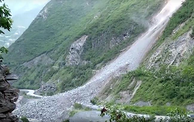 Зсув у Китаї: кількість загиблих перевищила 20 осіб