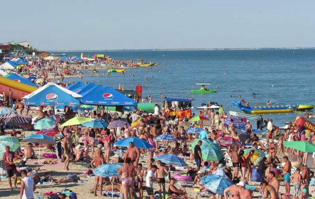 Украинцы после отдыха на курортах на Азовском море жалуются на интоксикацию