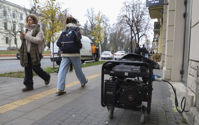 В Киеве продолжат отключать свет 25 ноября: обнародованы графики