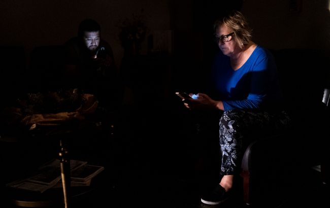 Як користуватись інтернетом під час відключень світла: українцям дали важливі поради