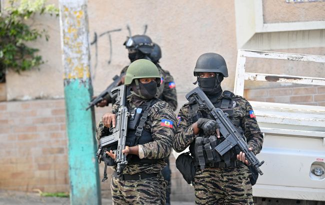 Повстання банд, столиця в облозі та евакуація посольств. Що відбувається на Гаїті