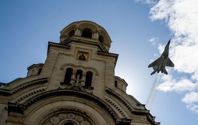 Болгарія не постачатиме Україні важке озброєння, - міністр оборони