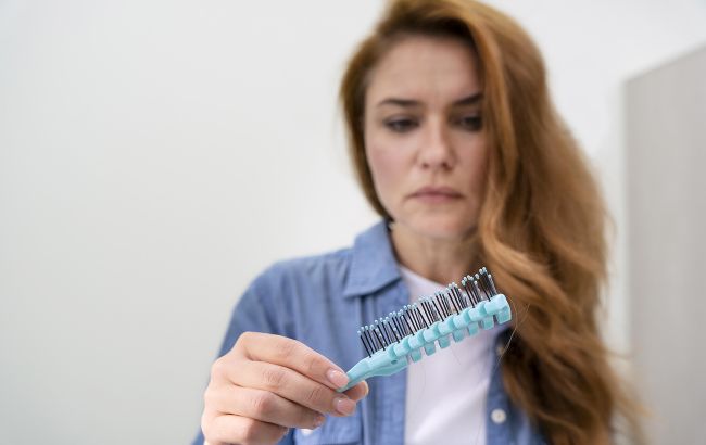 Випадіння волосся може бути ознакою серйозних хвороб: яких саме