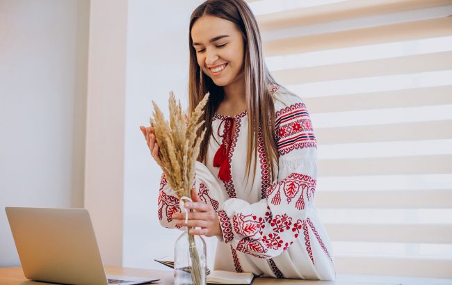 Як виглядатимуть українські вишиванки через 10 років: прогноз дизайнерки