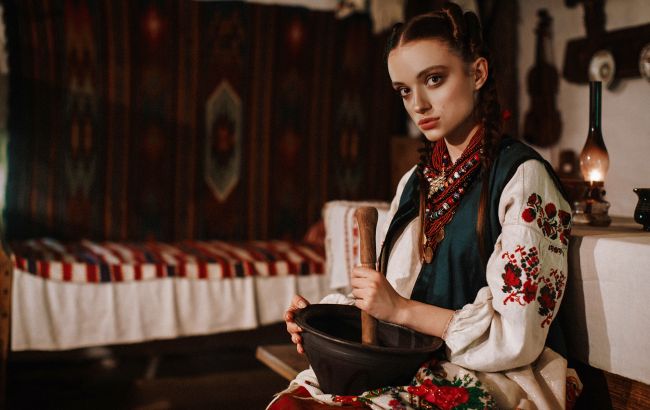 Які таємні знаки приховують українські килими: як ці символи захищали від зла