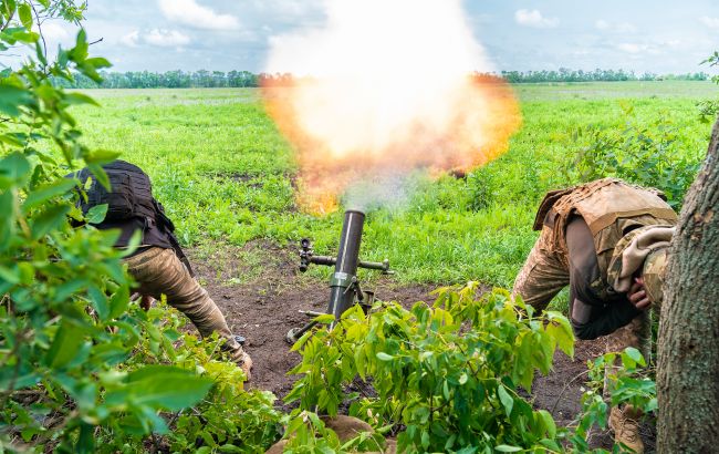 Прикордонники з мінометів атакували окупантів під Бахмутом: трьох вдалося знищити (відео)