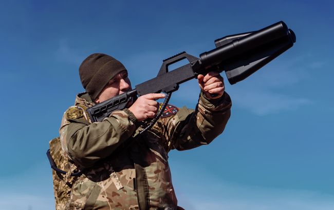 РЭБ-купол или огневая защита? Как Украина прикрывает поезда и грузовики от российских FPV-дронов