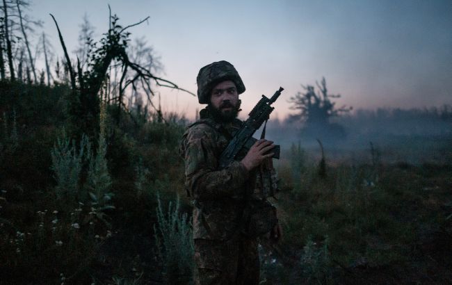 На фронті за добу відбулося 158 боїв, ворог активно наступає на кількох напрямках, - Генштаб