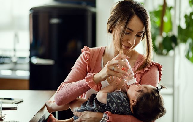 Можно ли детям до 6 месяцев давать воду: это полезно знать родителям
