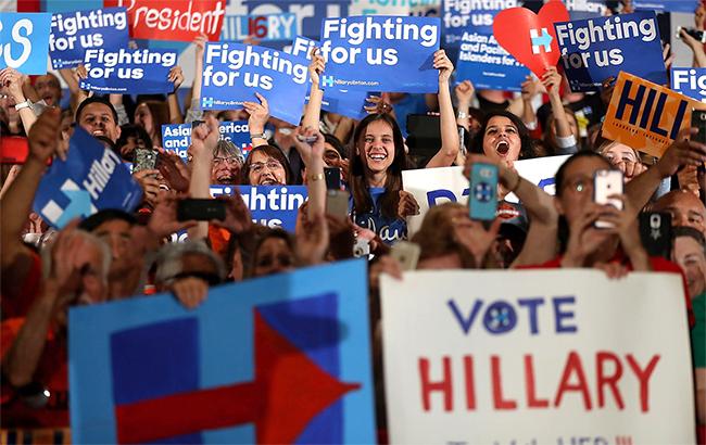 На выборах президента США с вероятностью 85% победит Клинтон, - NYT