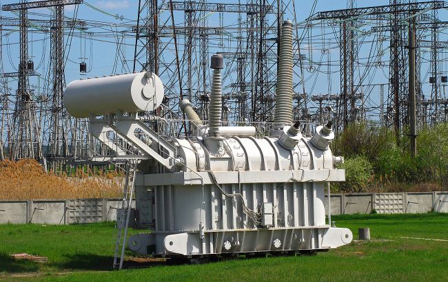 Україна тримає запаси трансформаторів за кордоном, очікуючи на можливі обстріли, - The Economist