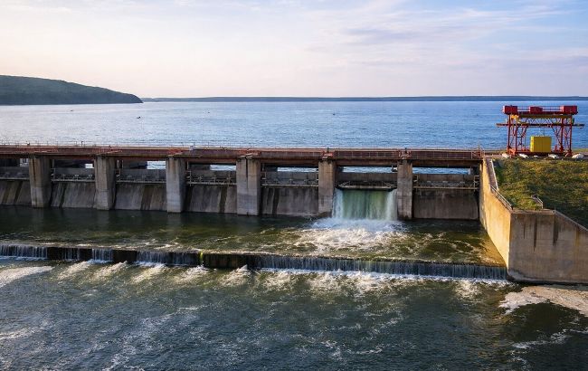 ЗСУ показали момент удару КАБами по Печенізькому водосховищу