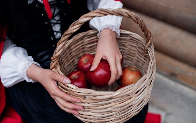 Коли святкуємо Яблучний Спас у 2025 році: що треба нести до церкви