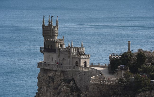 Росію слід відрізати від Криму та змусити до "жесту доброї волі", - розвідка