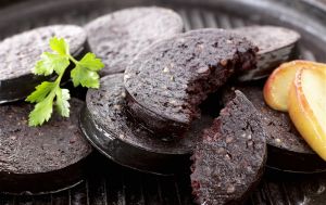 Можно ли класть кровянку в пасхальную корзину: важный нюанс, который спасет от ошибки