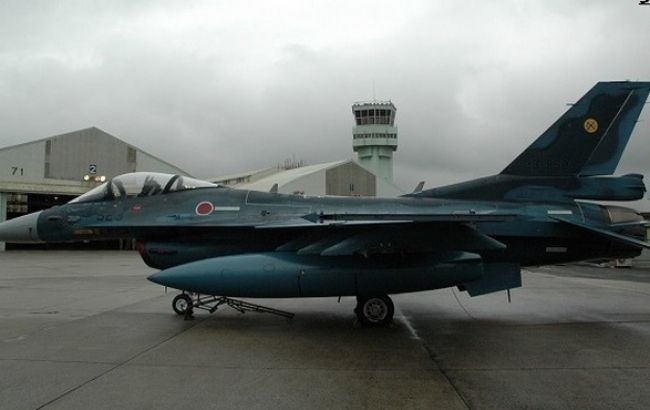 В Японии в ходе учений разбился истребитель