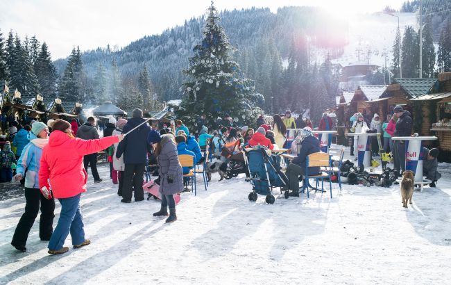 Сколько стоит Рождество и Новый год 2026 в Буковеле: цены на жилье, ski-пассы и развлечения