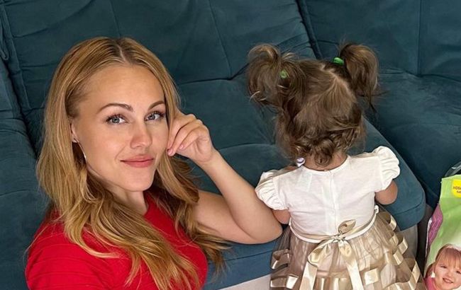 ALYOSHA замилувала рідкісним фото дворічної донечки