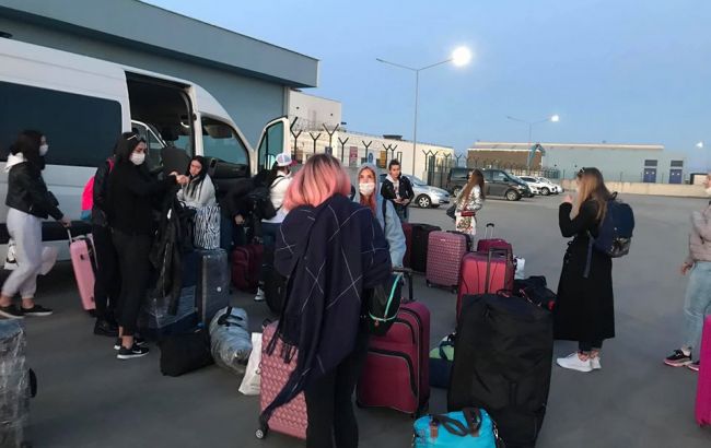 З Туреччини поромом повертаються понад 90 українців