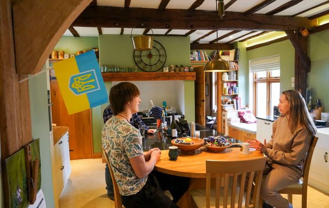 25% британцев хотят выселить украинских беженцев. Правда ли это