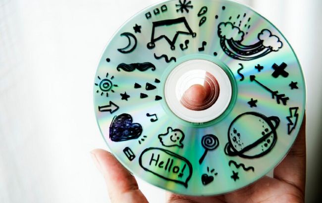 Не викидайте старі CD-диски! Ось 8 класних речей, які з них можна зробити