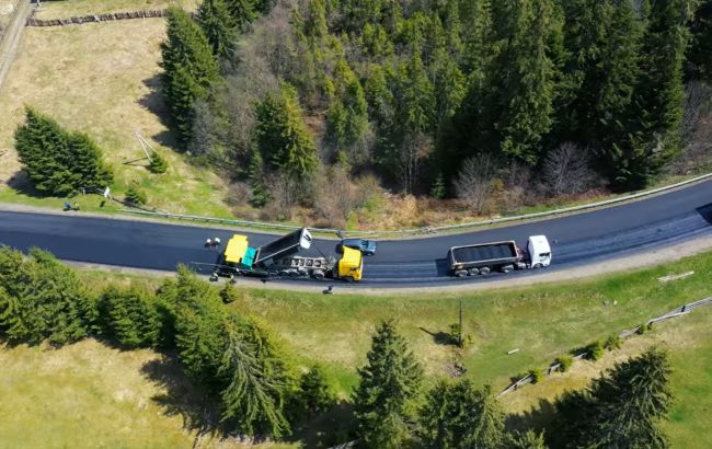 На Прикарпатье завершается реконструкция дороги к Говерле