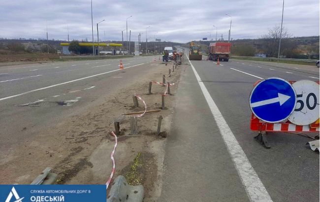 В Одесской области дорожники наводят порядок на трассах в направлении Киева и границ