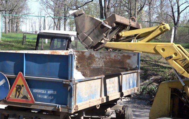 Украинские дорожники расчищают на освобожденных территориях более 700 км дорог, - "Укравтодор"