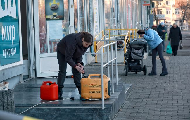 Без світла по кілька днів: яка ситуація з електрикою та теплом в Одесі