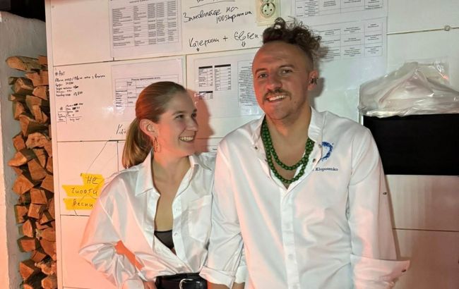 Євген Клопотенко заручився з коханою: зворушливі фото