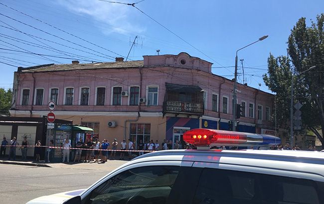 В Одесі невідомий захопив в заручники працівницю фінустанови