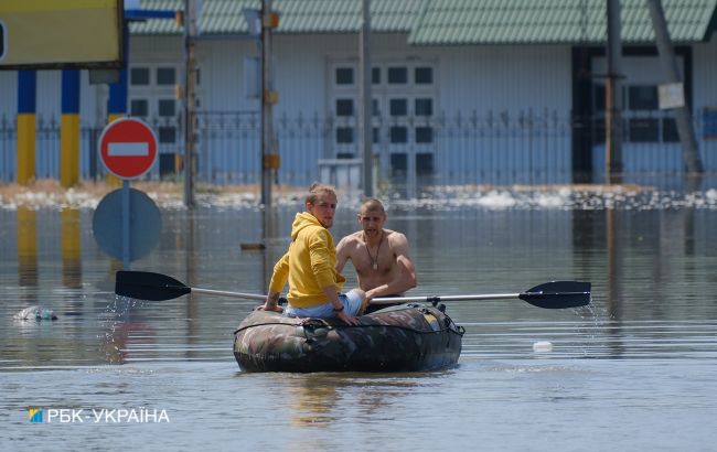 У ДПСУ показали, як виглядає зруйнована Каховська ГЕС з гелікоптера (відео)