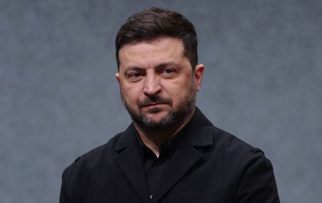 Бензин без наценки: Зеленский назвал единственную сеть АЗС, где сдержат цены