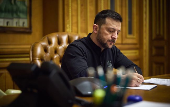 Енергоносії, електроніка і не тільки. Зеленський підписав новий пакет санкцій проти РФ