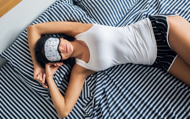 10 кроків до здорового сну. Як навчити організм висипатись попри тривоги й літню спеку