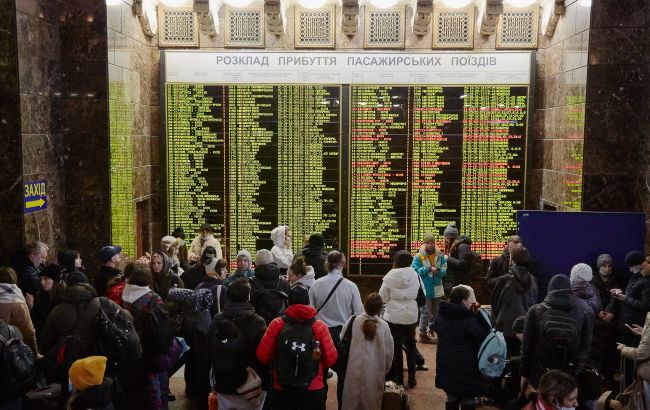 На Центральному залізничному вокзалі запустили новий "сервіс". Що треба знати киянам і гостям столиці